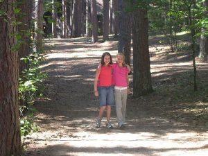 two-friends-along-the-kamaji-paths-color