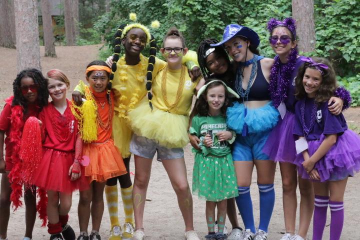 PARENTS: 8 Tips for Choosing the Best Summer Camp For Your Daughter